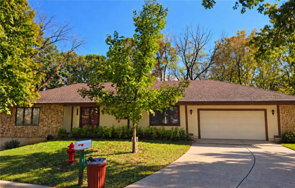 Photo of 9201 NW PLEASANT DRIVE Drive Parkville MO 64152