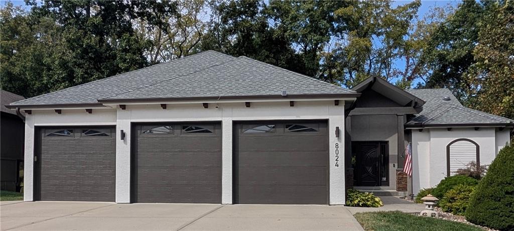 Photo of 8024 NW Roberts Road Weatherby Lake MO 64152