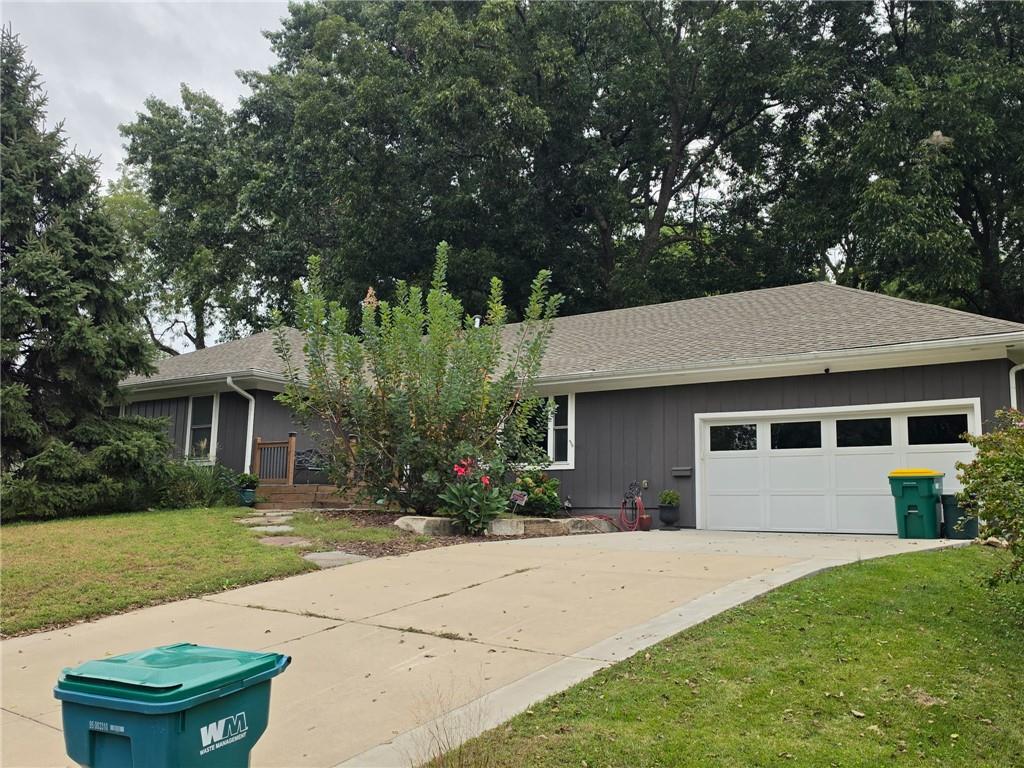 Photo of 6027 Robinson Street Overland Park KS 66202
