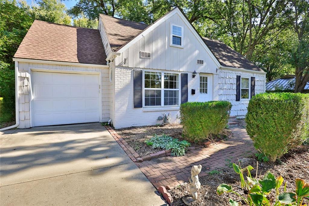 Photo of 7721 Lowell Street Overland Park KS 66204