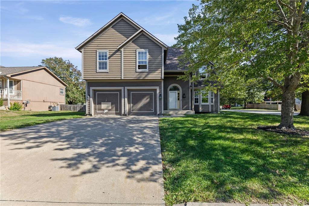 Photo of 18417 ELM Street Gardner KS 66030