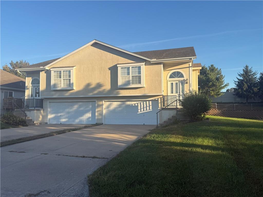 Photo of 200 SW Chartwell Drive Lee's Summit MO 64082