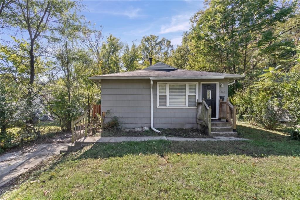 Photo of 4323 Towers Road Kansas City MO 64130