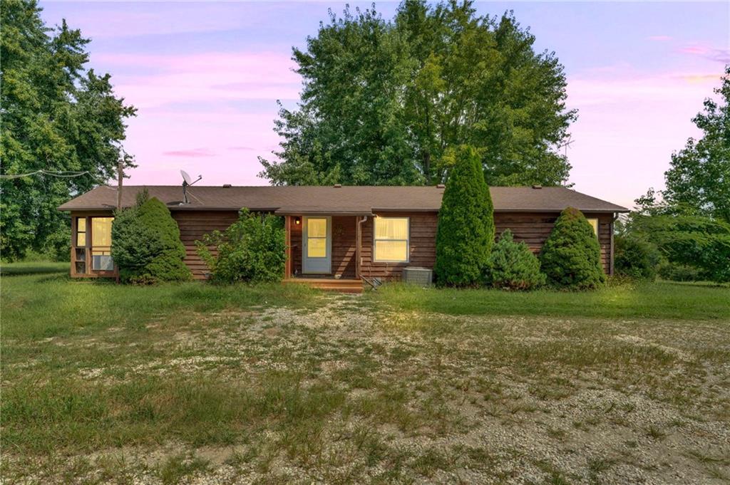Photo of 10035 West Lake Road Ozawkie KS 66070