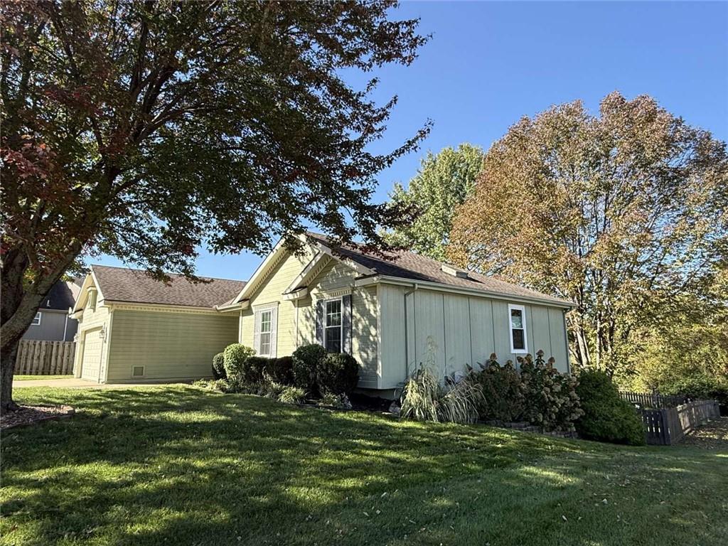 Photo of 5516 NE Sunshine Drive Lee's Summit MO 64064