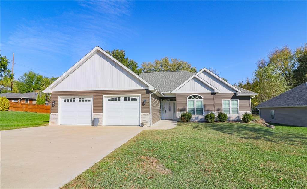 Photo of 803 E Hutton Valley Road Clinton MO 64735