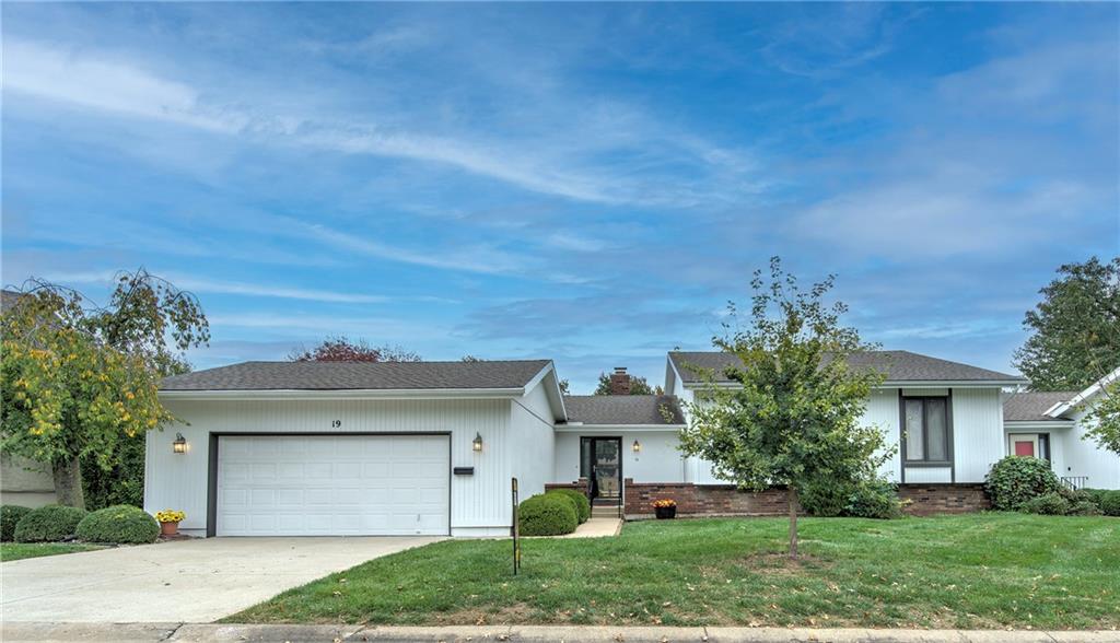 Photo of 19 E Woodbridge Lane Kansas City MO 64145
