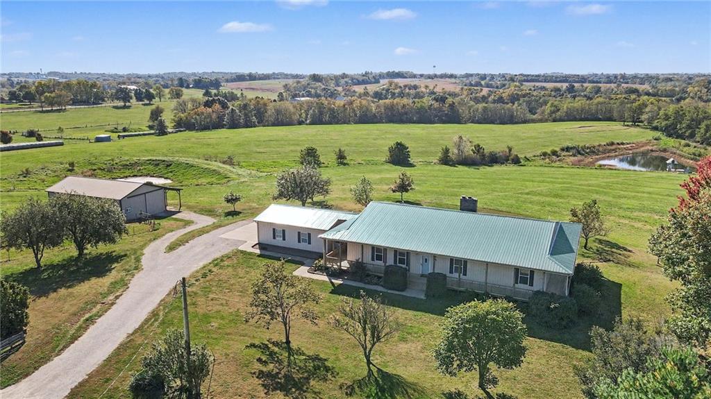 Photo of 828 NW Helberg Road Clinton MO 64454