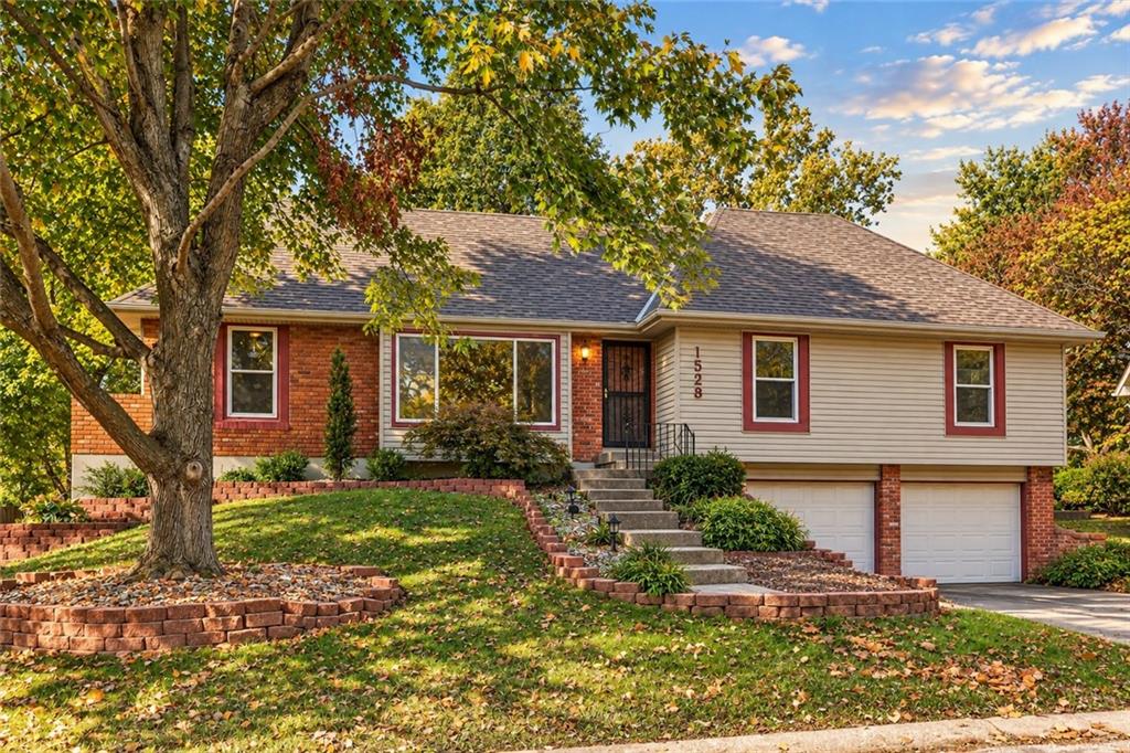 Photo of 1528 NE 99th Street Kansas City MO 64155