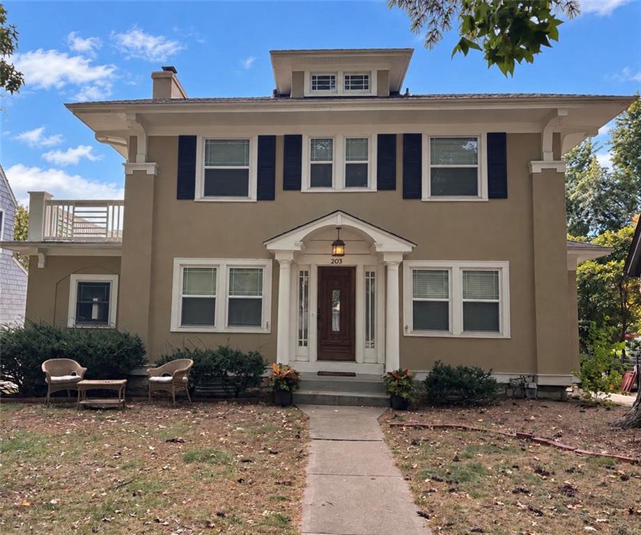 Photo of 203 W Dartmouth Road Kansas City MO 64113