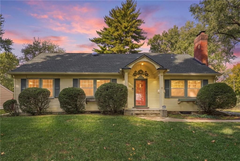Photo of 8816 Sleepy Hollow Road Kansas City MO 64114