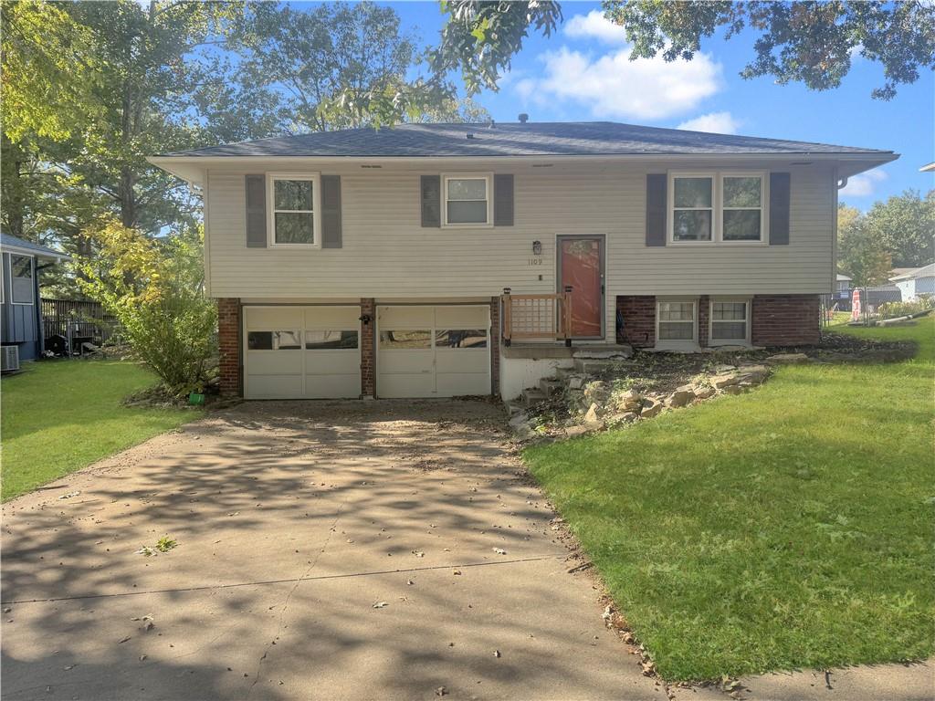 Photo of 1109 NE 10th Street Blue Springs MO 64014