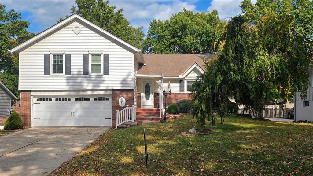 Photo of 517 NW Beau Circle Blue Springs MO 64014