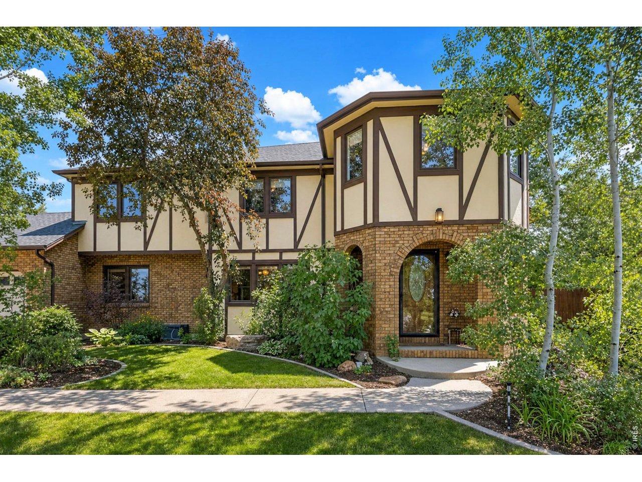 Photo of 1224 Twin Peaks Cir Longmont CO 80503