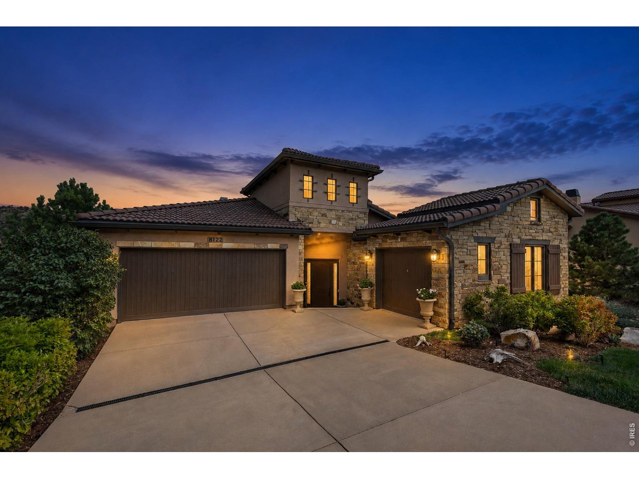 Photo of 8122 Raphael Ln Littleton CO 80125