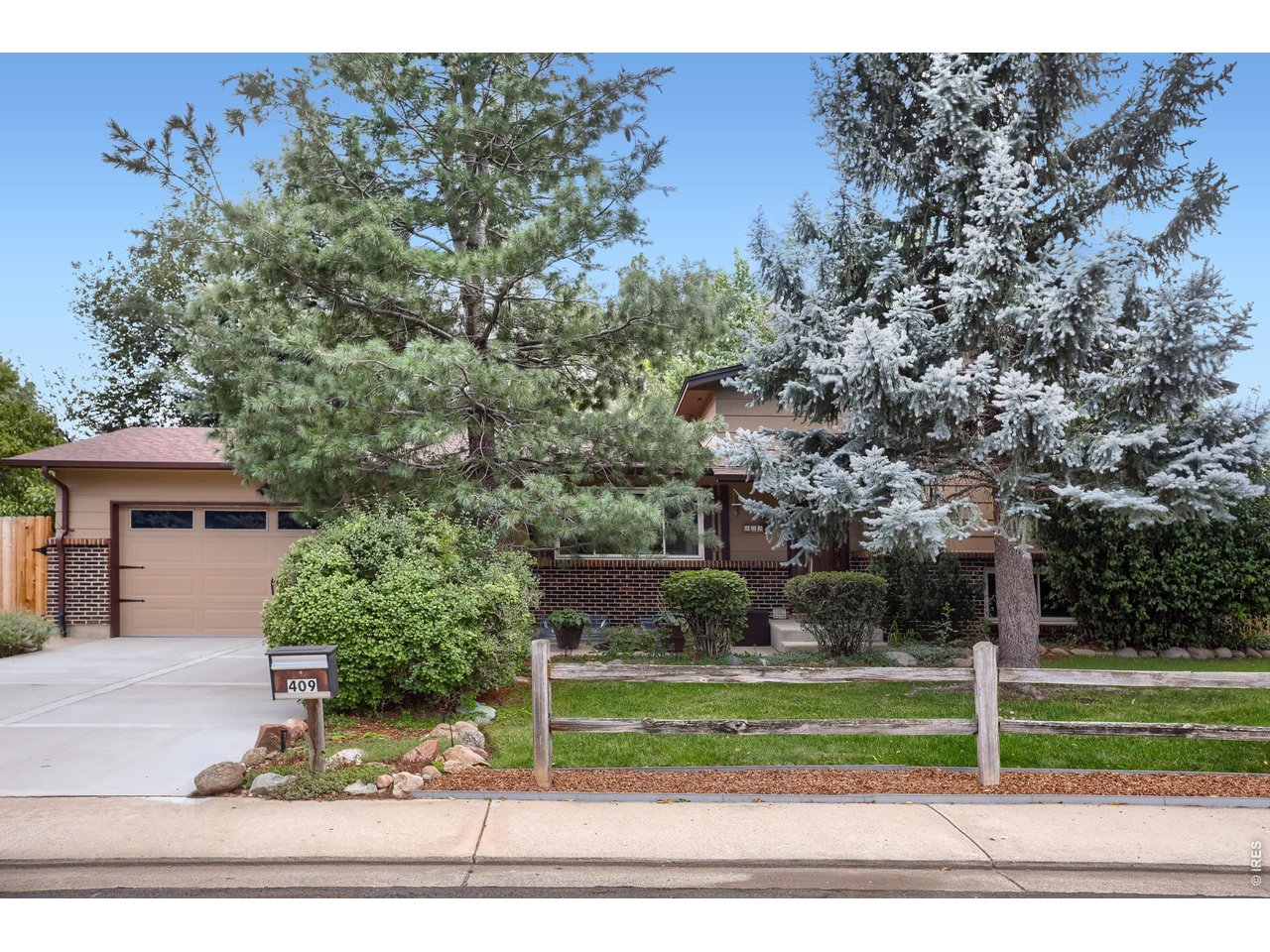 Photo of 409 E Saint Clair Ave Longmont CO 80504
