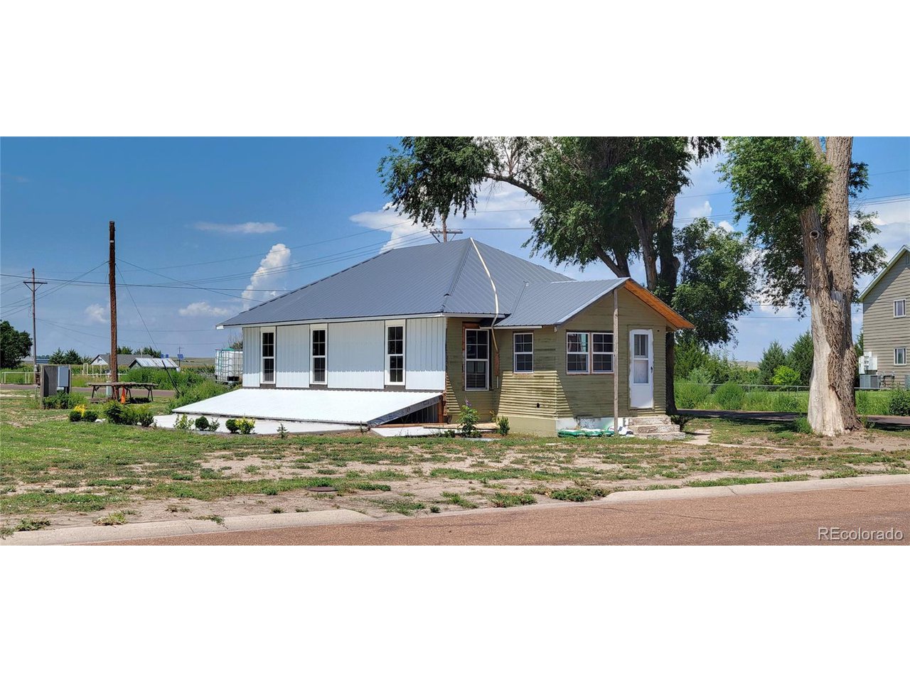 Photo of 420 E 2nd St Julesburg CO 80737