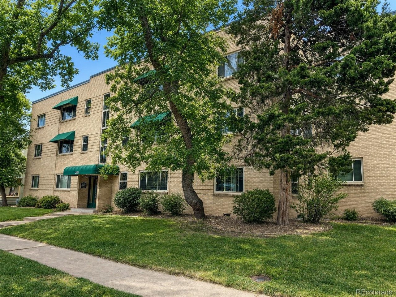 Photo of 2100 N Franklin St #14 Denver CO 80205