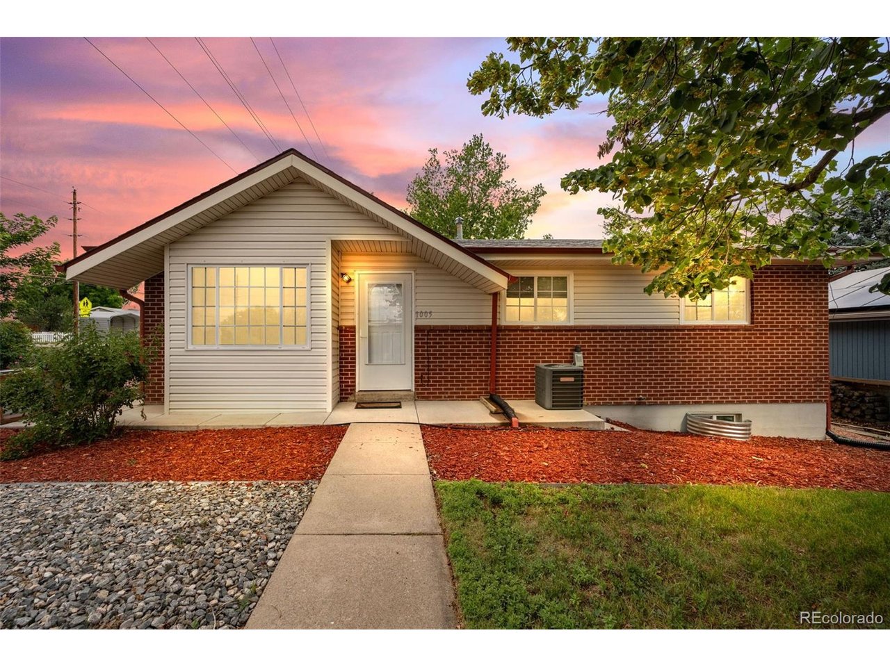 Photo of 1005 Moss St Golden CO 80401