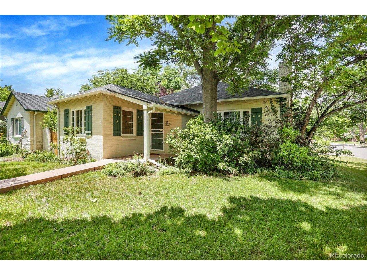 Photo of 695 Dahlia St Denver CO 80220