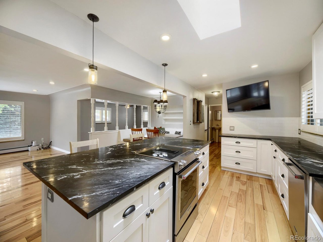 Photo of 6305 S Valleyview St Littleton CO 80120