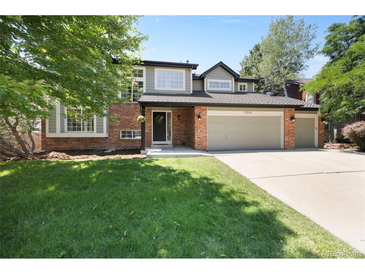 Photo of 1104 Ridgeview Cir Broomfield CO 80020