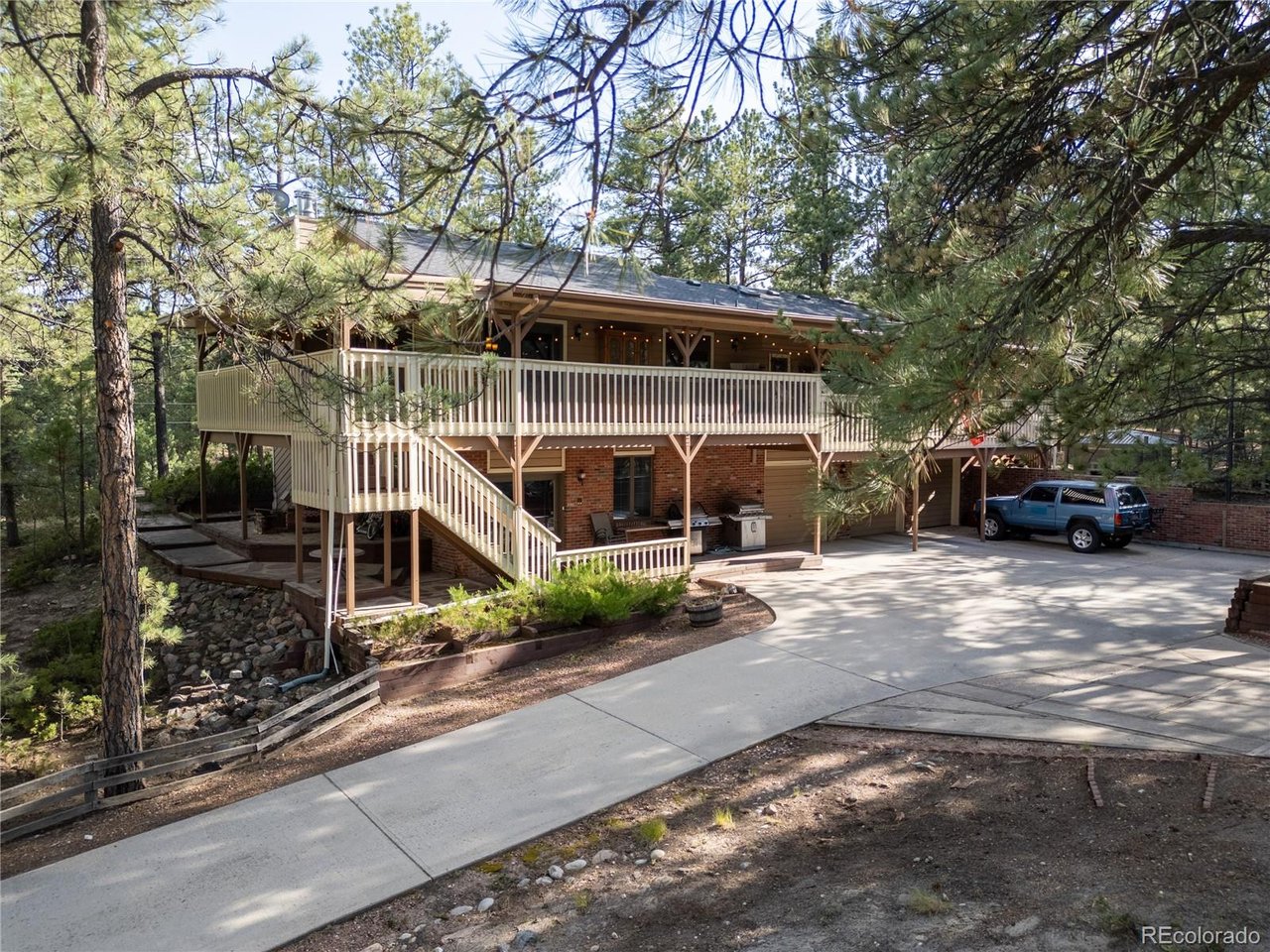 Photo of 545 Tenderfoot Dr Larkspur CO 80118