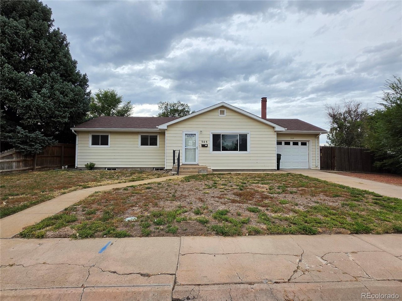 Photo of 303 Belmont Pl Fort Morgan CO 80701