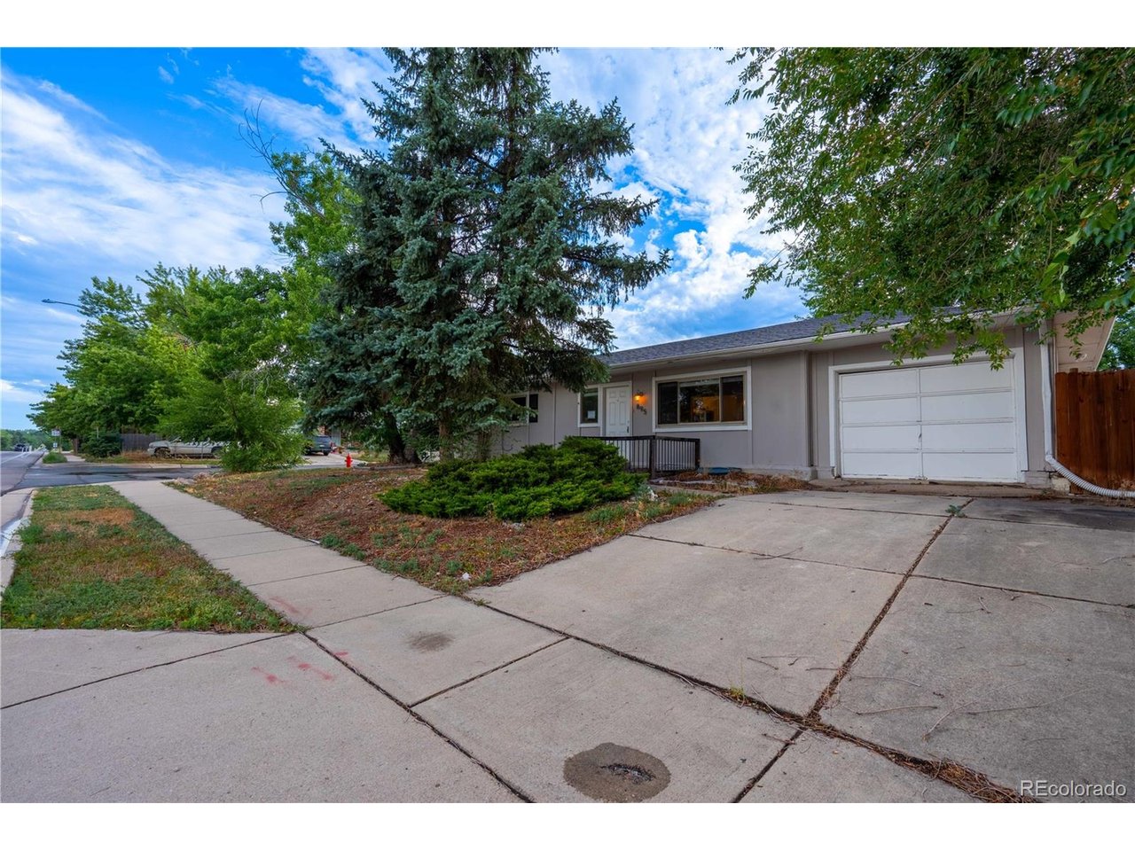 Photo of 895 S Garrison St Denver CO 80226