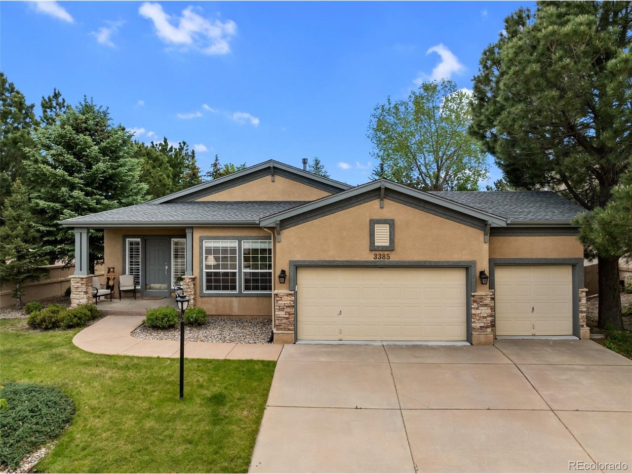 Photo of 3385 Hollycrest Dr Colorado Springs CO 80920