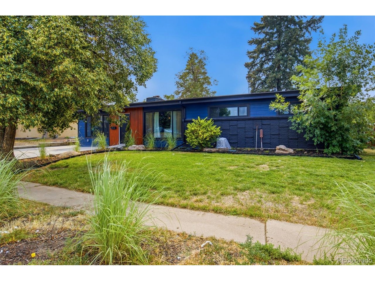 Photo of 6139 S Broadway Littleton CO 80121