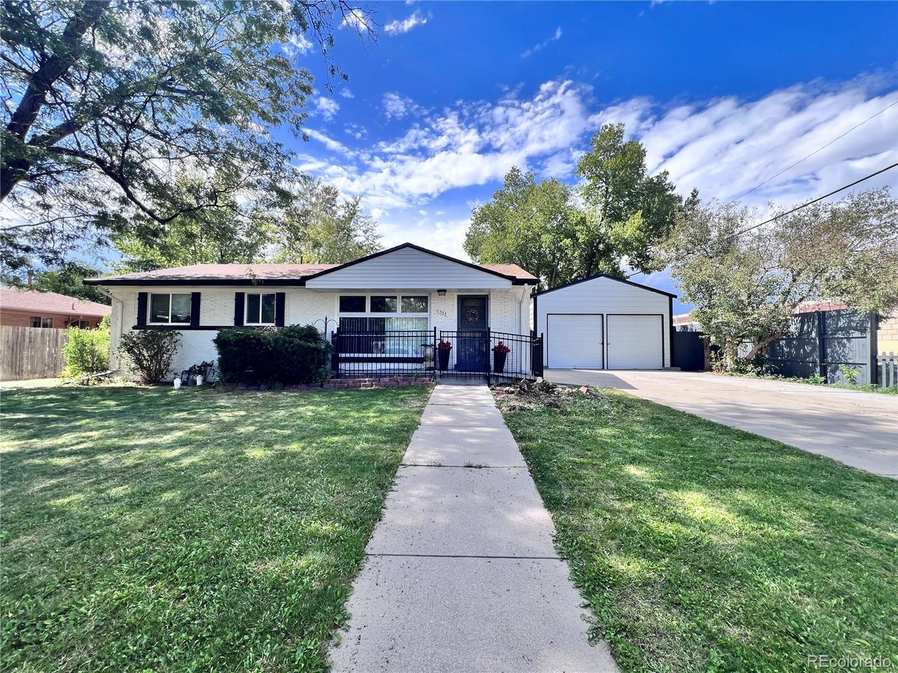 Photo of 555 Everett St Lakewood CO 80226