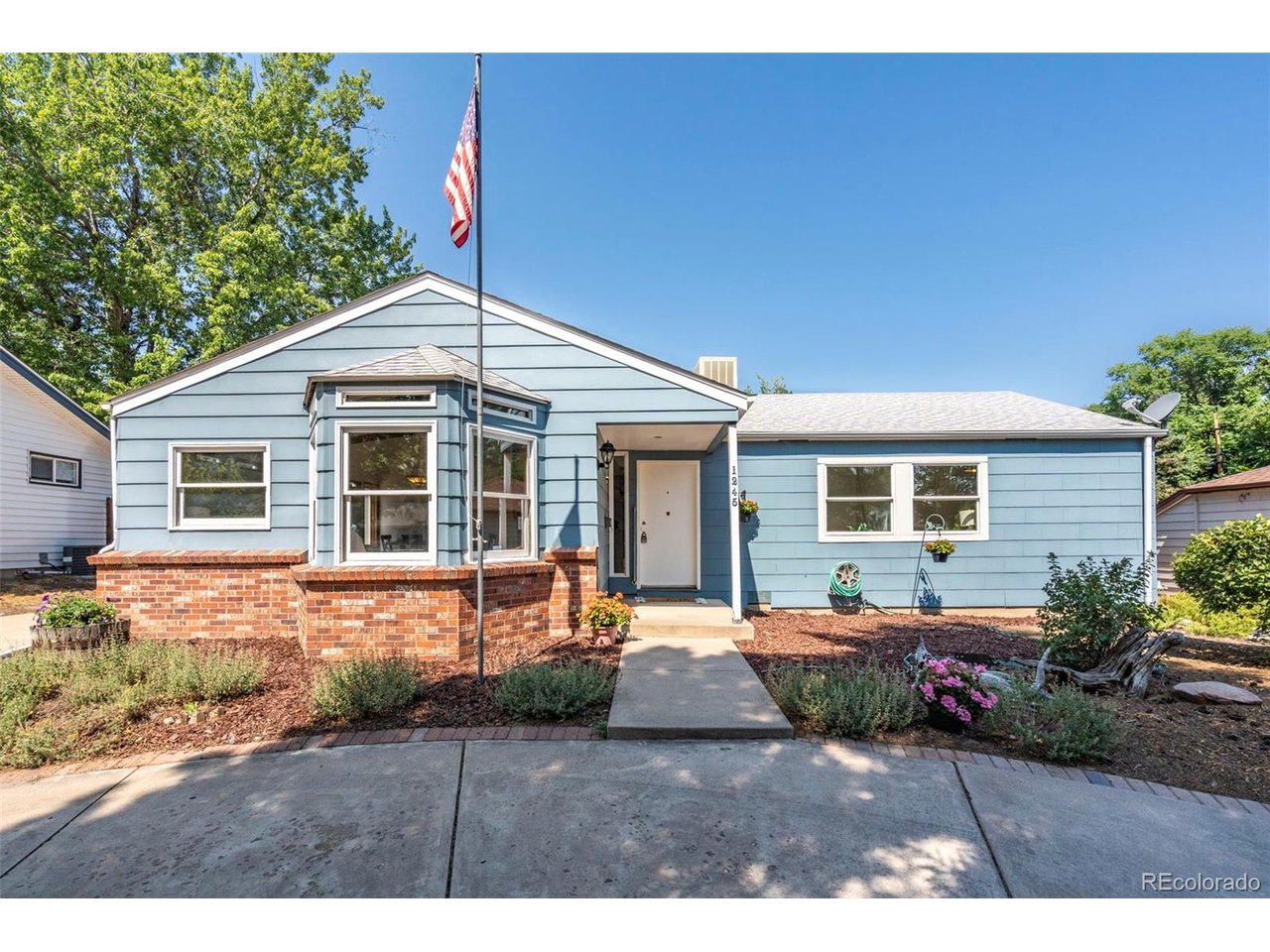 Photo of 1245 S Grape St Denver CO 80246