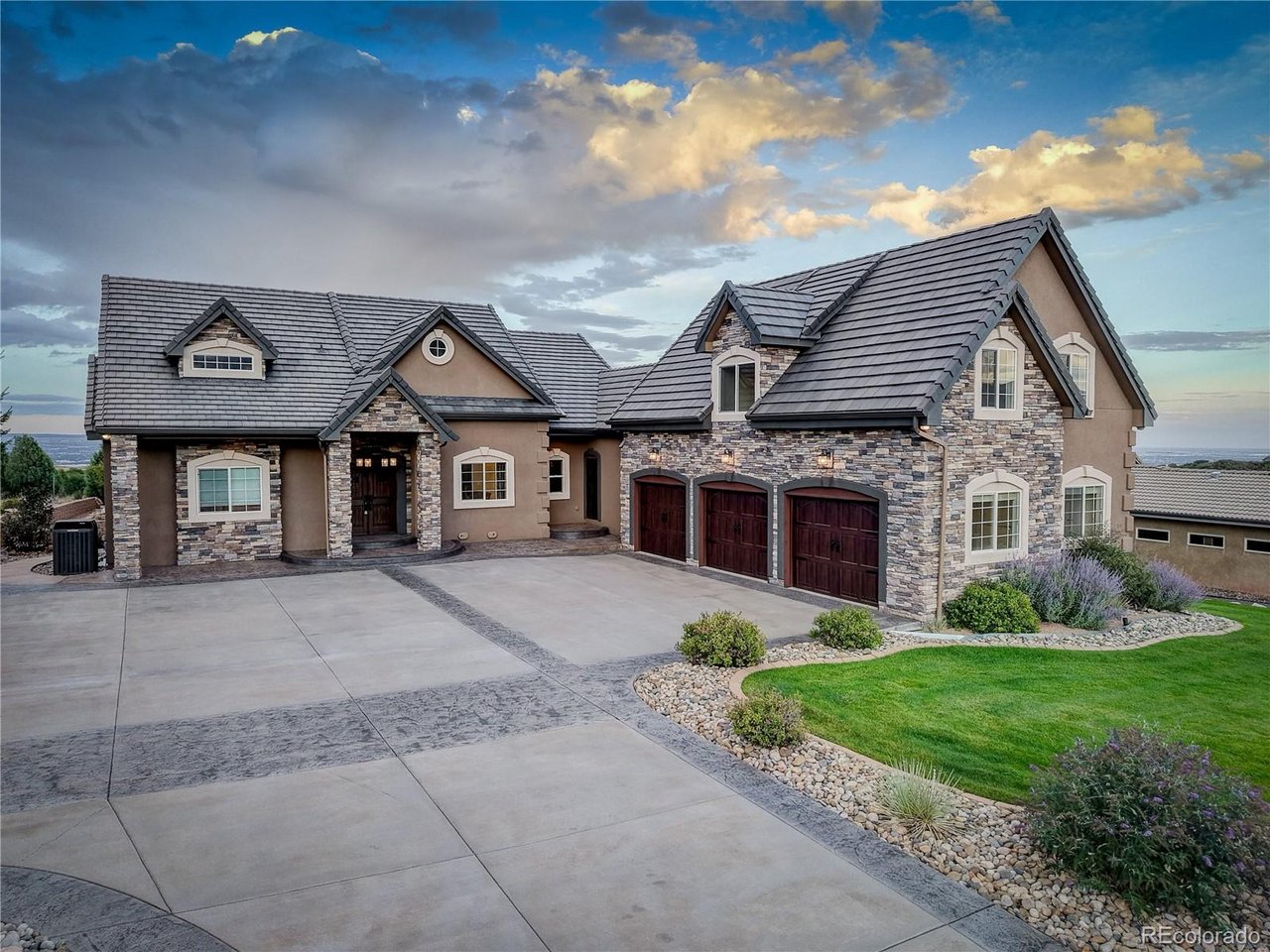Photo of 3725 Twisted Oak Cir Colorado Springs CO 80904