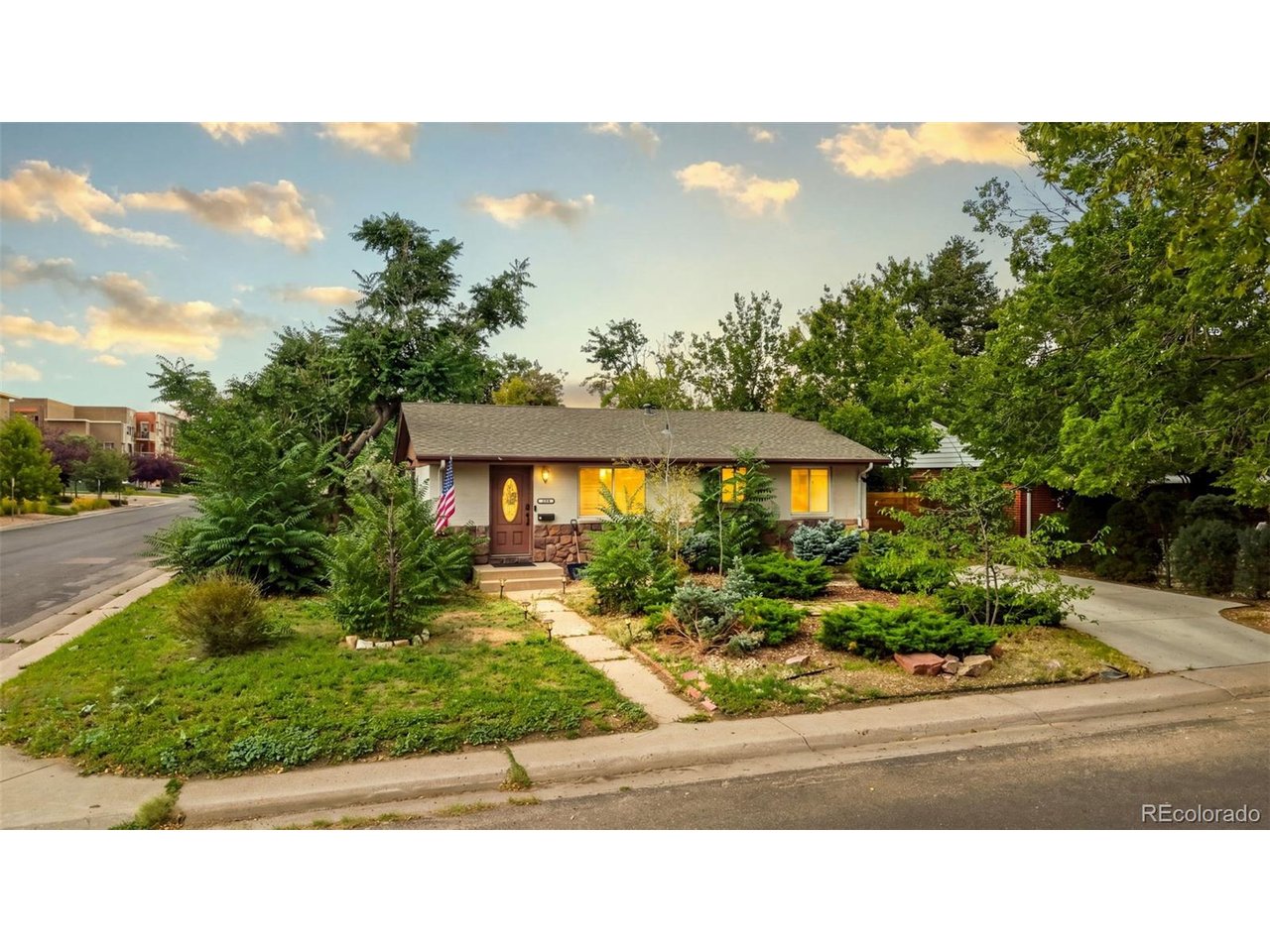 Photo of 902 S Ironton St Aurora CO 80012