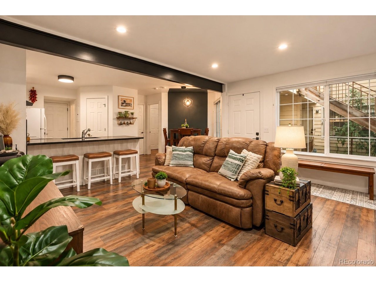 Photo of 910 S Dahlia St #A Denver CO 80246