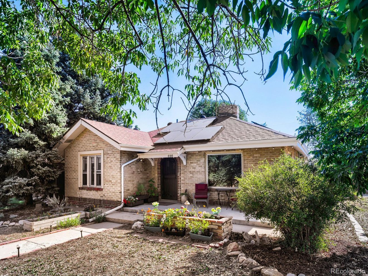 Photo of 690 S Eliot St Denver CO 80219