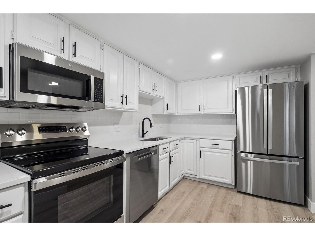 Photo of 13901 E Marina Dr #102 Aurora CO 80014