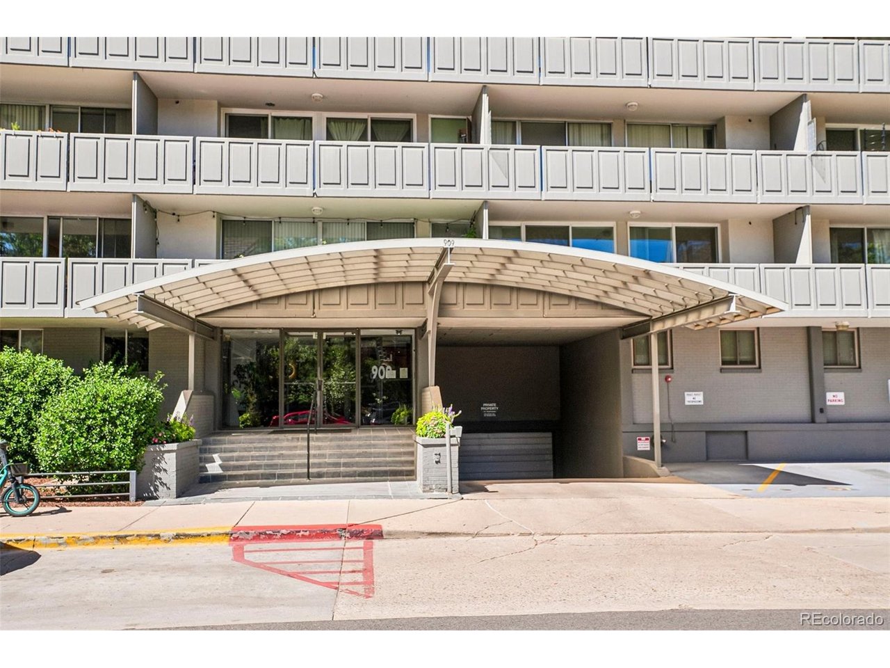 Photo of 909 N Logan St #5B Denver CO 80203