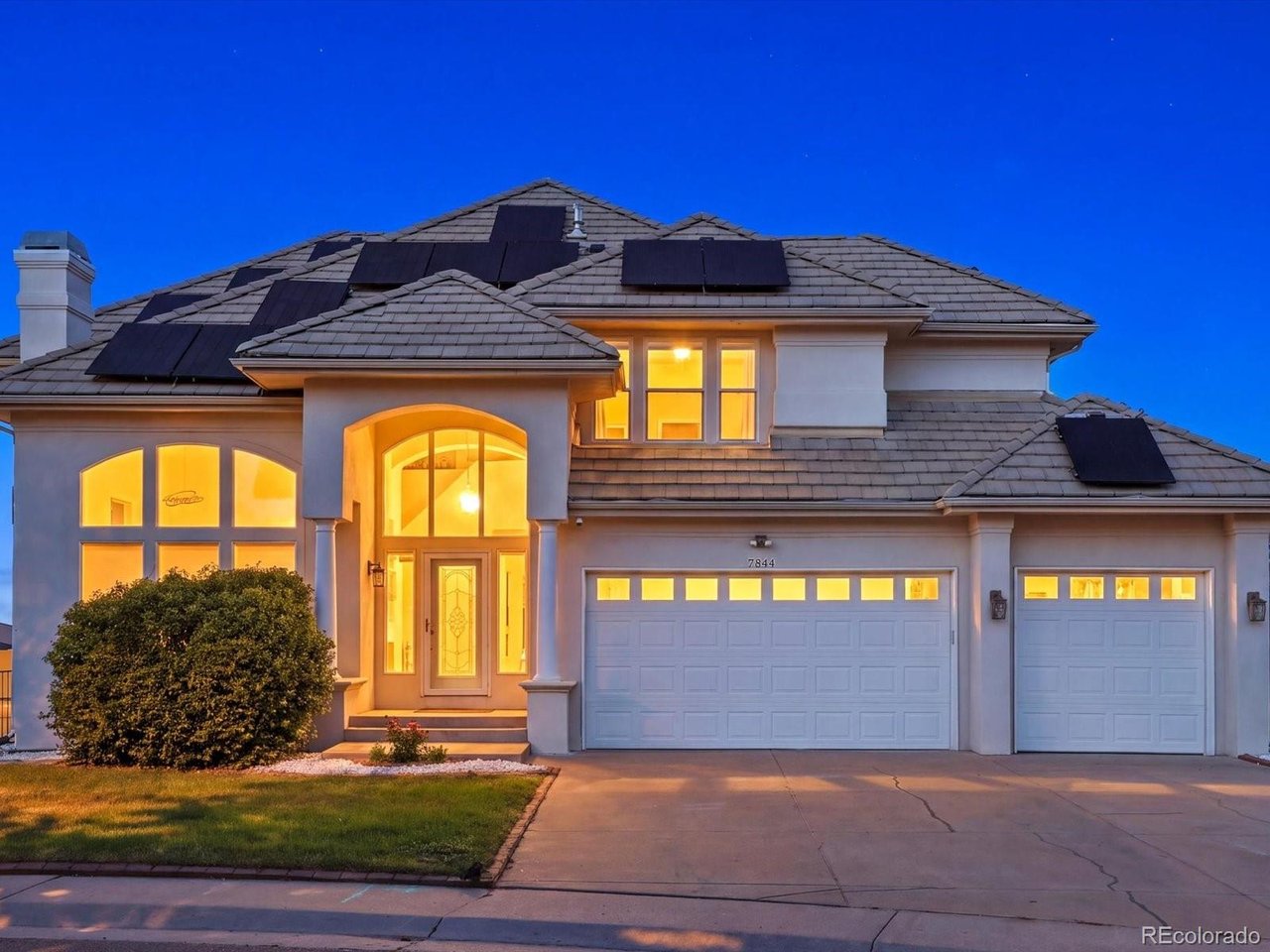 Photo of 7844 W Oxford Cir Denver CO 80235