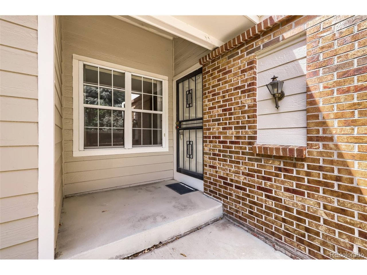 Photo of 1575 S Trenton Ct Denver CO 80231