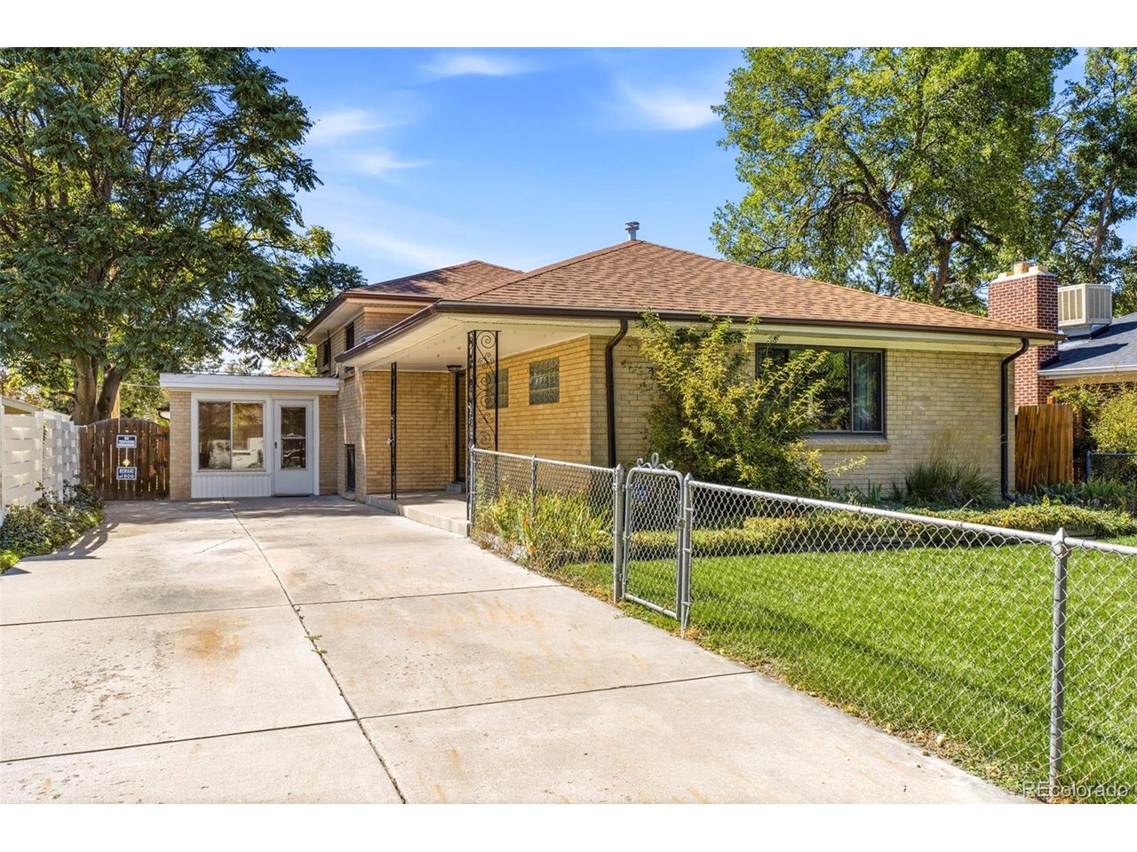 Photo of 2309 Oakland St Aurora CO 80010