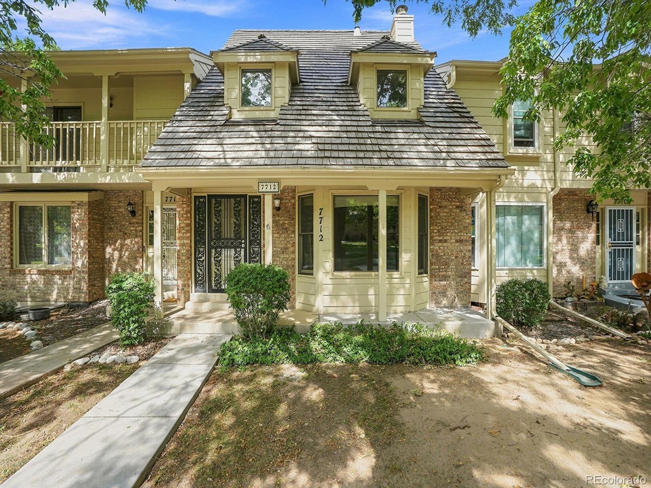 Photo of 7712 S Cove Cir Centennial CO 80122