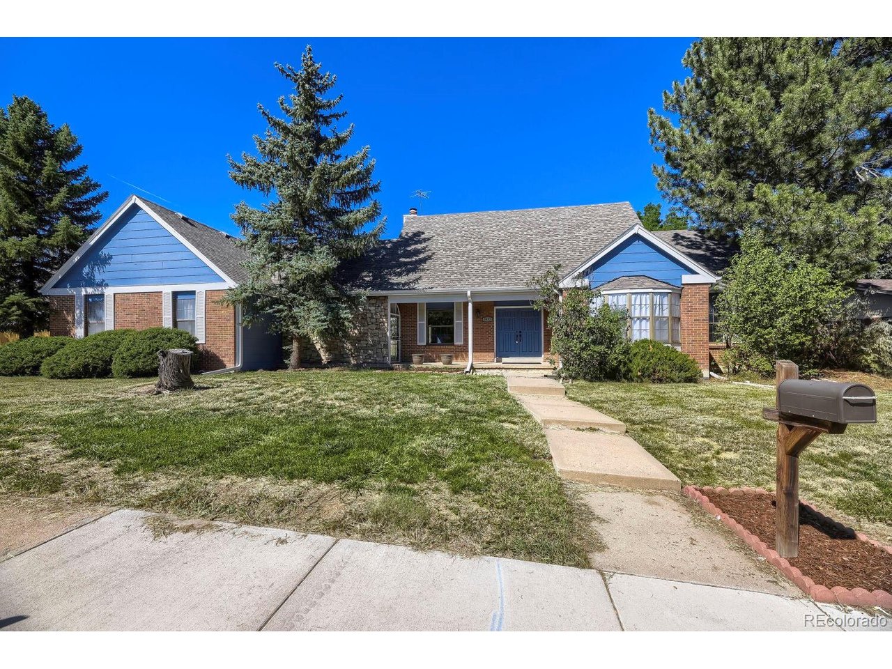 Photo of 3955 S Monaco Pkwy Denver CO 80237