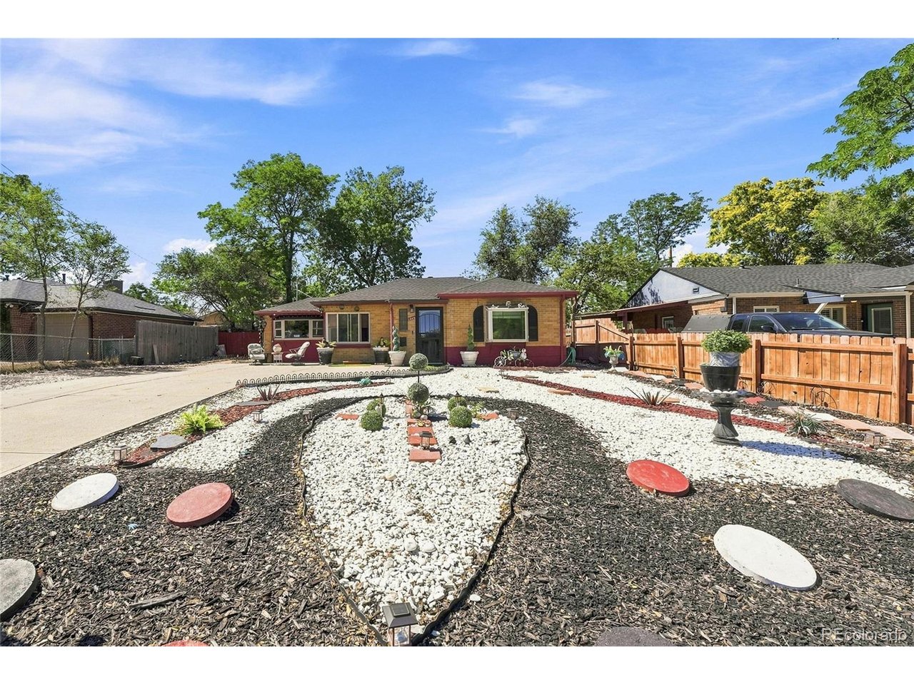 Photo of 2065 Syracuse St Denver CO 80207