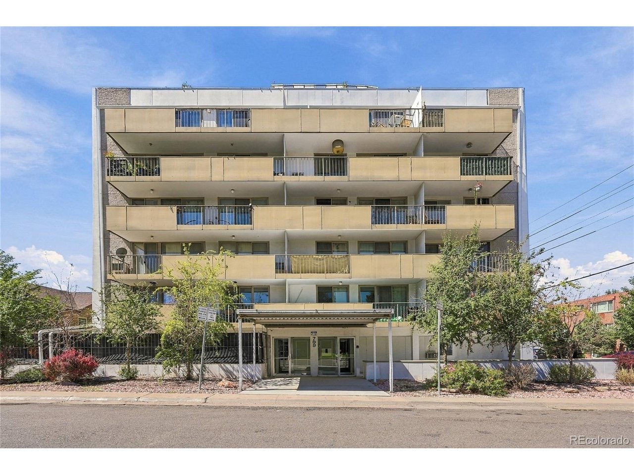 Photo of 799 Dahlia St #201 Denver CO 80220