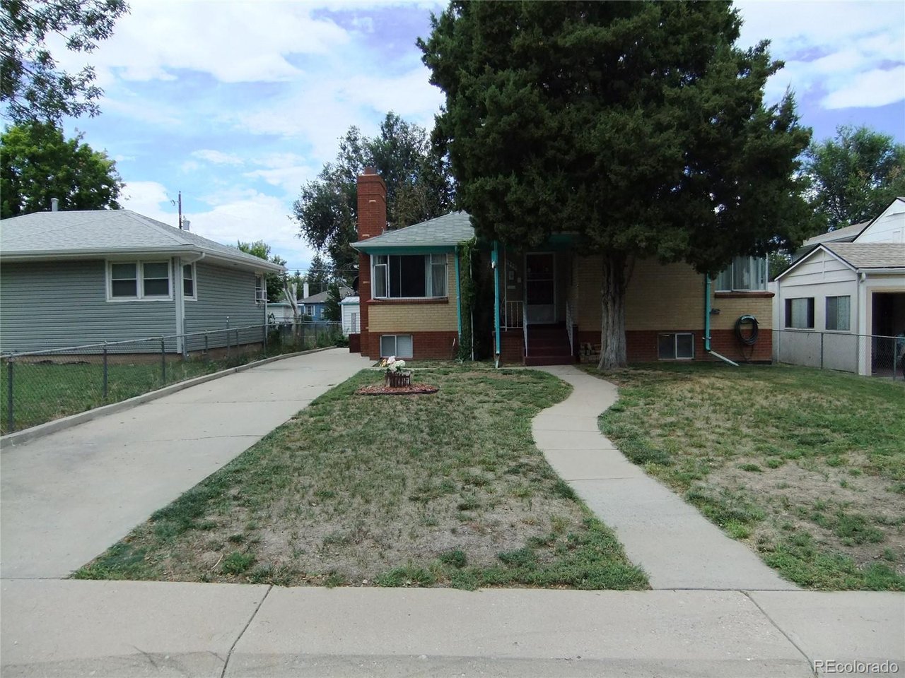 Photo of 1355 Hanover St Aurora CO 80010
