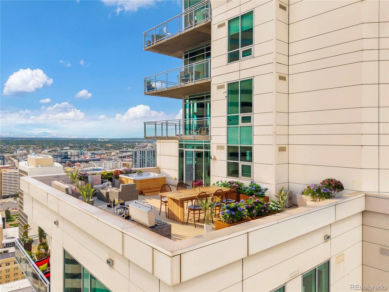 Photo of 2001 Lincoln St #2820 Denver CO 80202