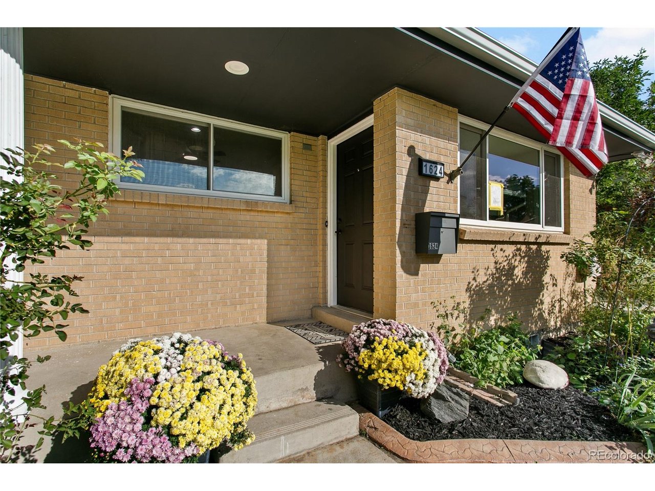 Photo of 1624 S Yukon Ct Lakewood CO 80232