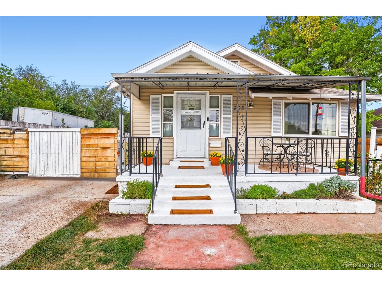 Photo of 235 S Irving St Denver CO 80219